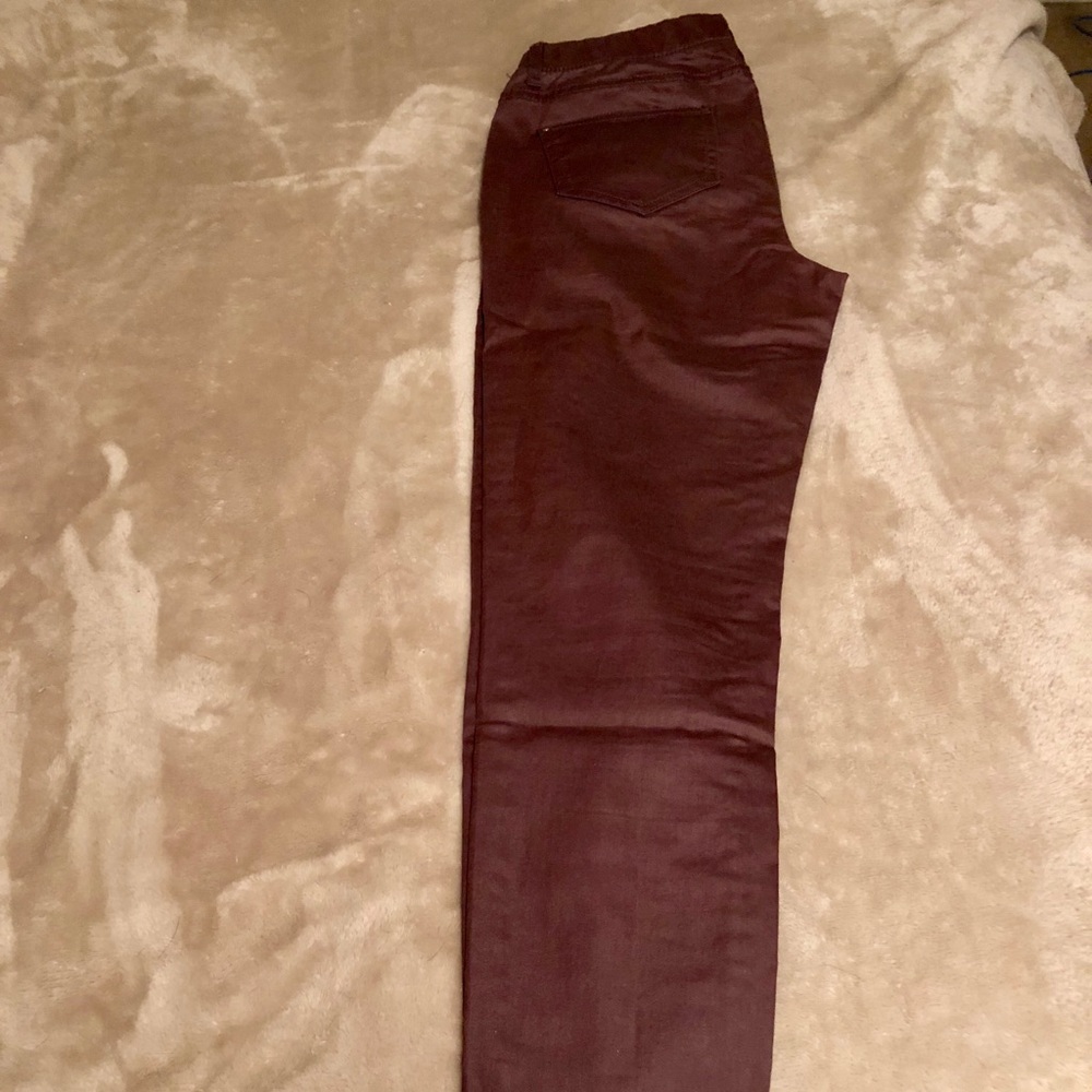 Burgundy vinyl-like jeggings